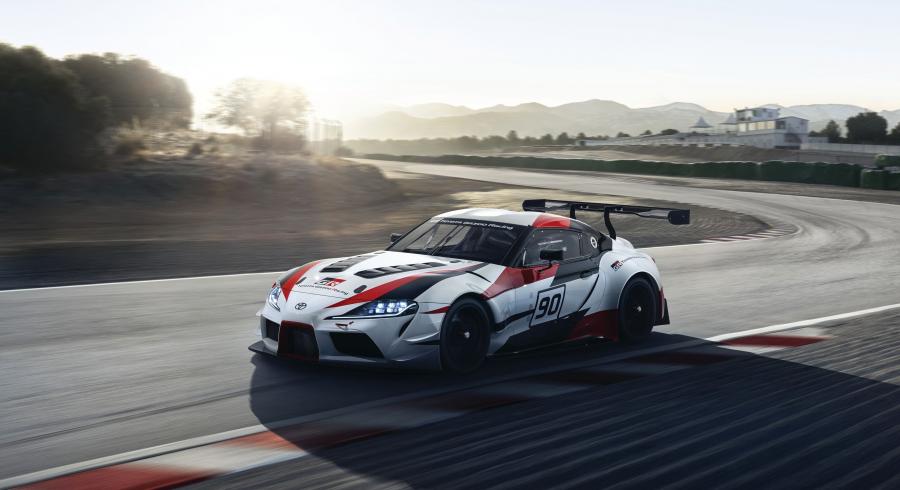  Toyota GR Supra Racing Concept 2018 года  (фото 2 из 36)